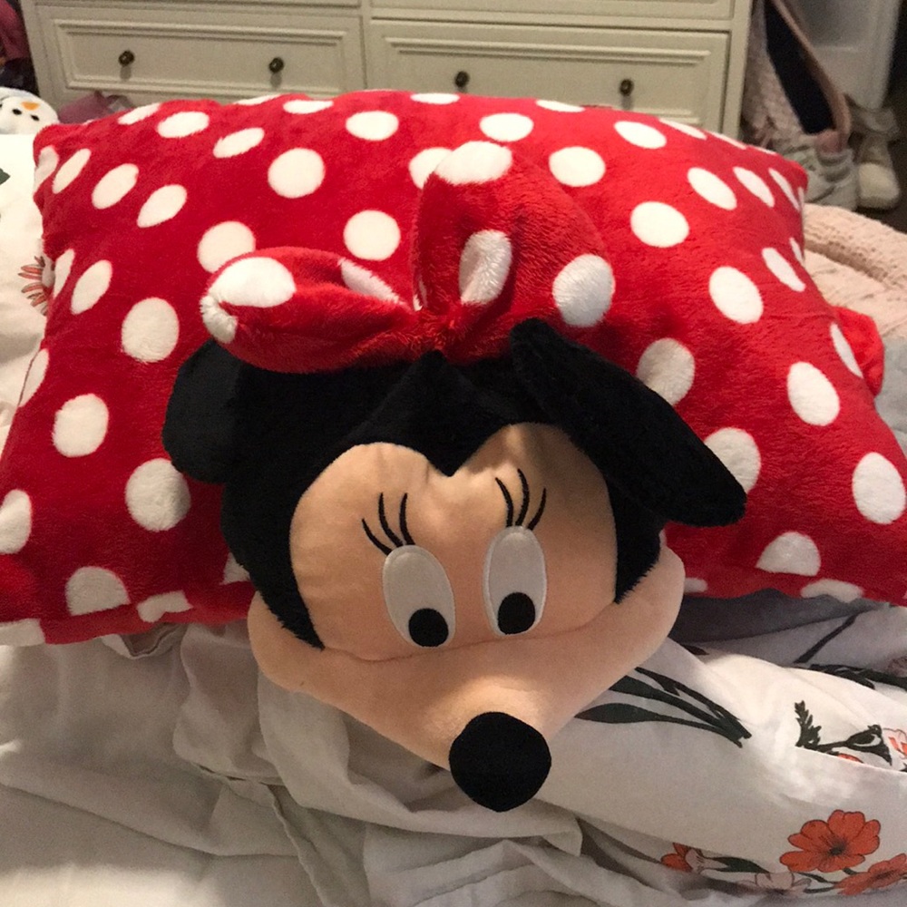 Minnie Mouse pillow pet